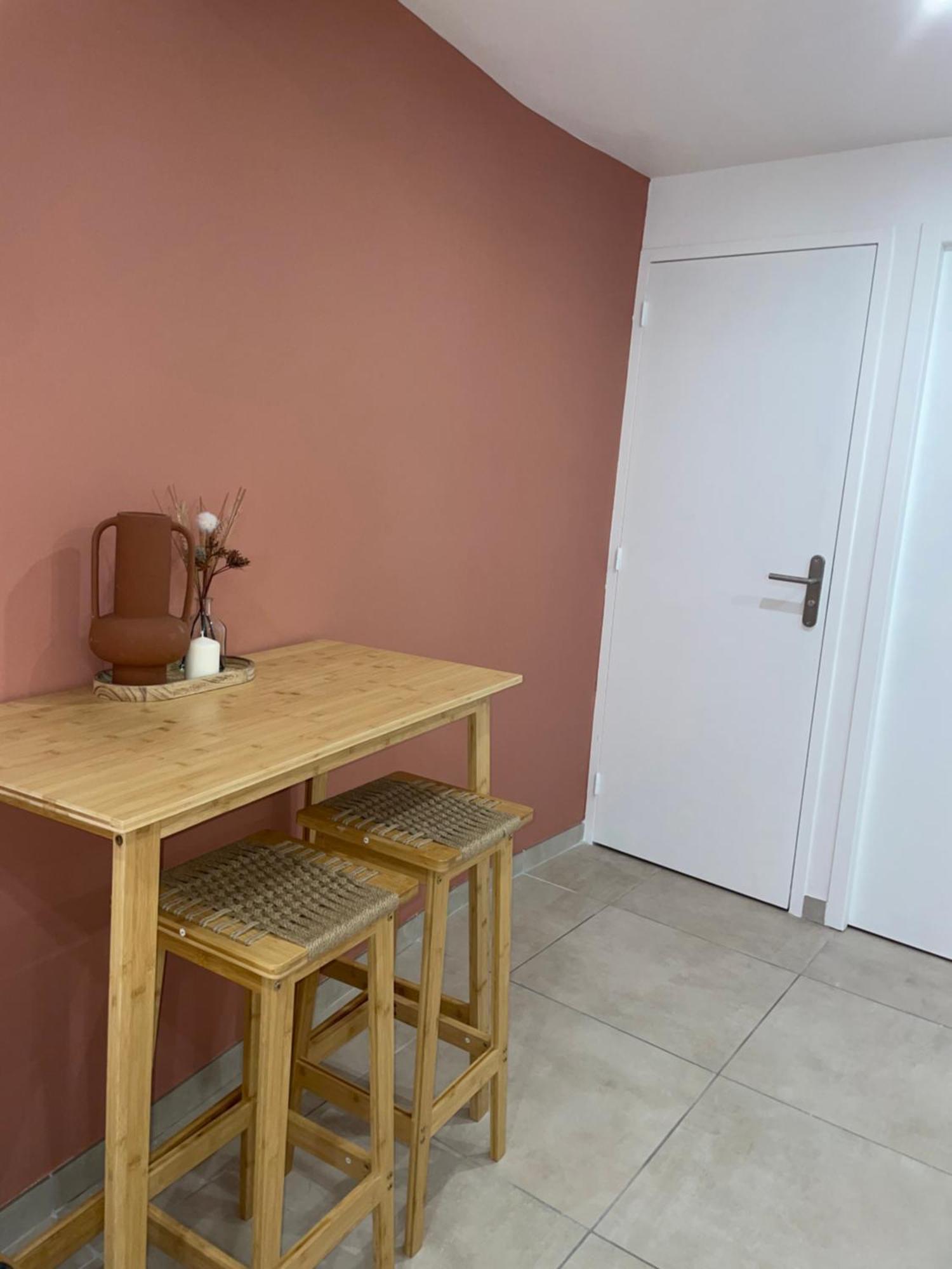 Entre Tendance Et Authenticite - La Voute Nimes Exterior photo