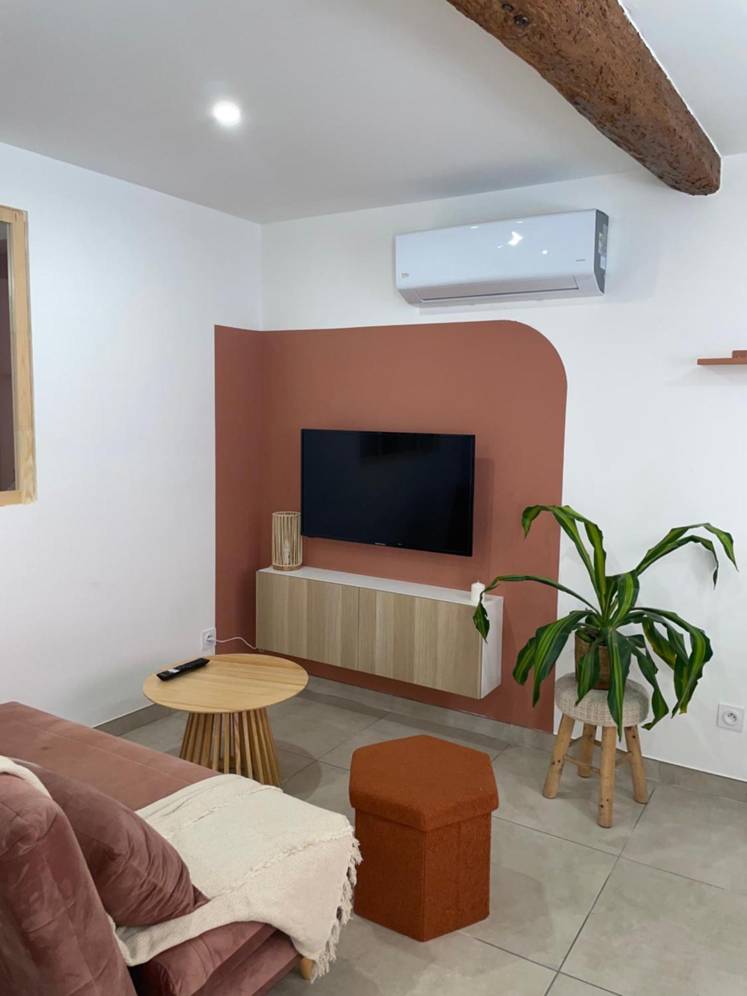 Entre Tendance Et Authenticite - La Voute Nimes Exterior photo